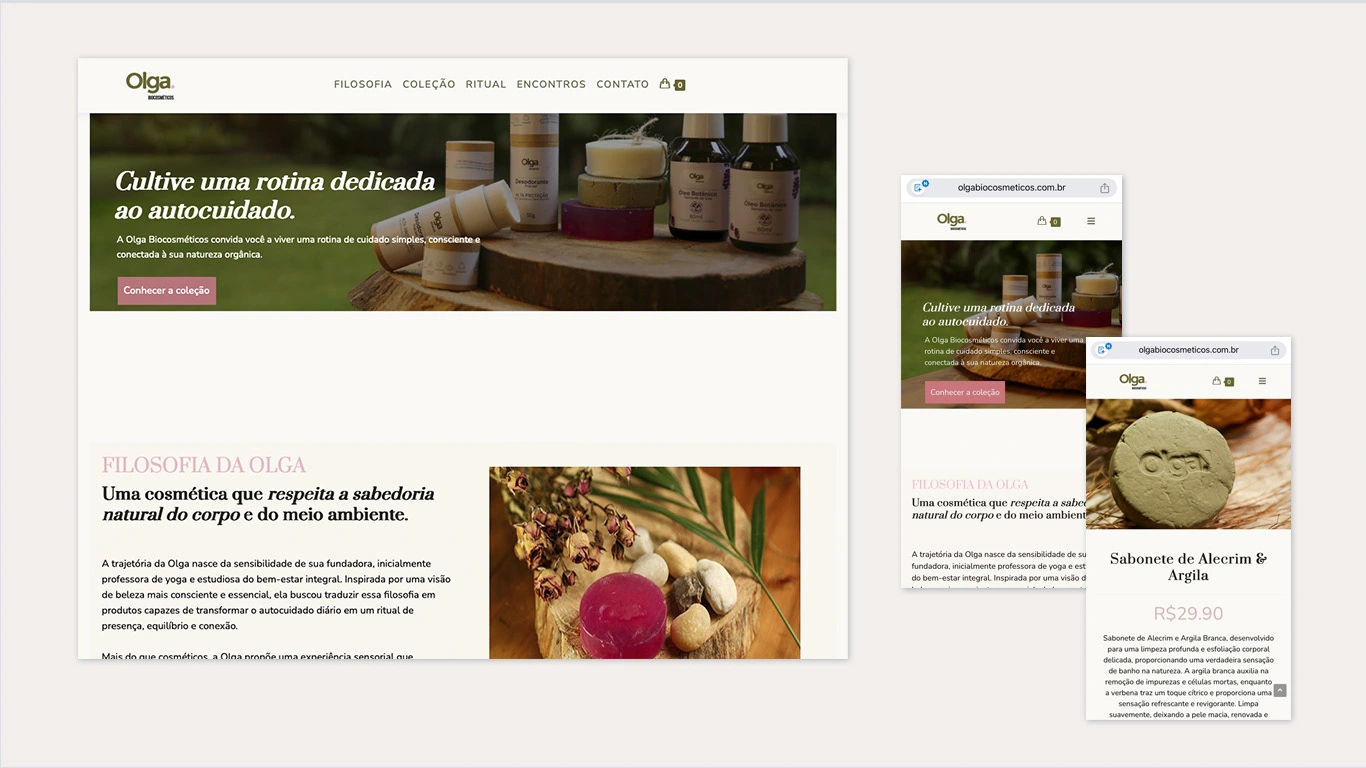 Mockup do site Olga Biocosméticos exibido em notebook e smartphone reais, mostrando a página inicial e uma página de produto, projeto de identidade digital e e-commerce pela Quel Chic Agência